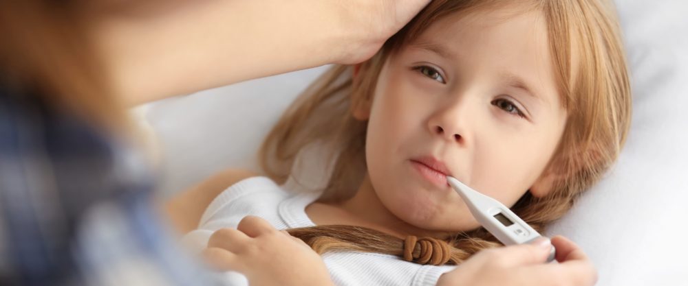 Resfriado de niños en invierno: ¿A qué síntomas se debe estar atento?